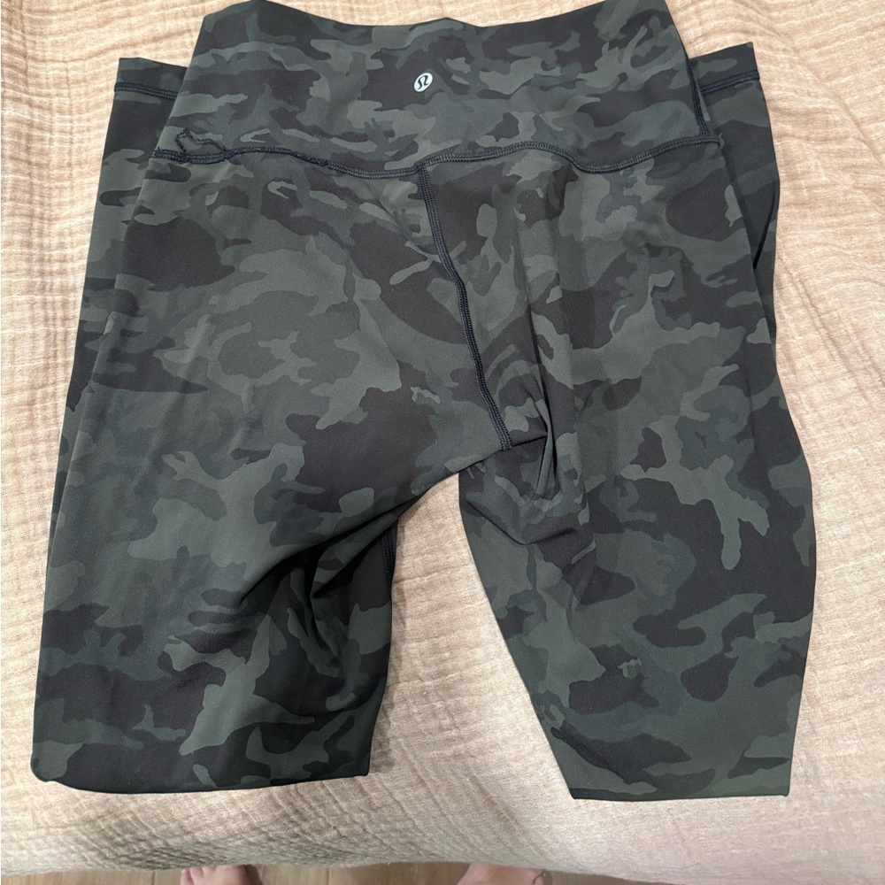 LuLuLemon Aligns